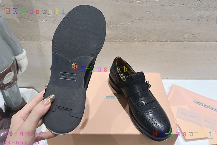 NEW 미우미우 신발 신상 MU 9588104