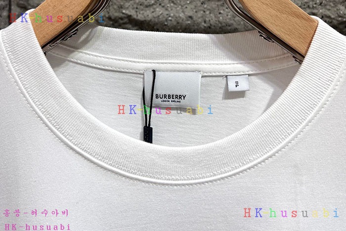 NEW 버버리 반팔티 신상 BB 885702