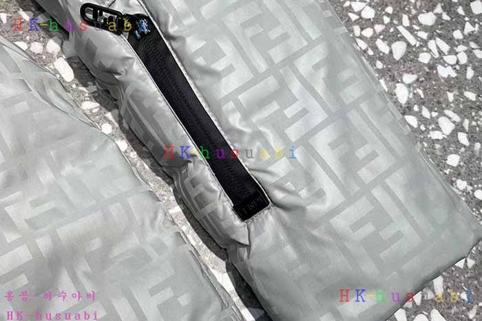 NEW 펜디 패딩 신상 FD 8600403