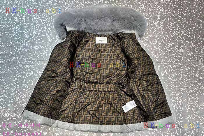 NEW 펜디 패딩 신상 FD 8600403