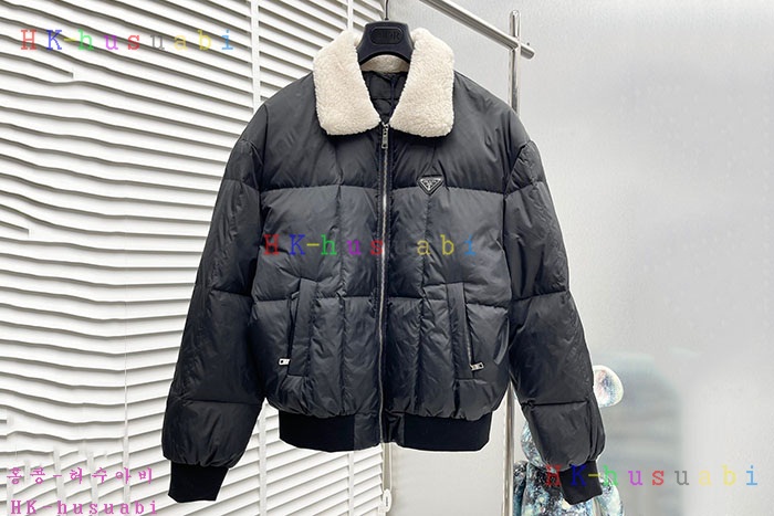 NEW 프라다 패딩 신상 P 9289955