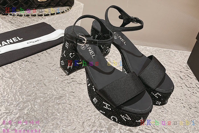 NEW 샤넬 샌들 신상 C 857704