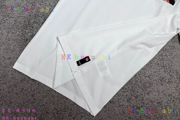 NEW 펜디 반팔티 신상 F 417701