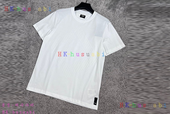 NEW 펜디 반팔티 신상 F 417703