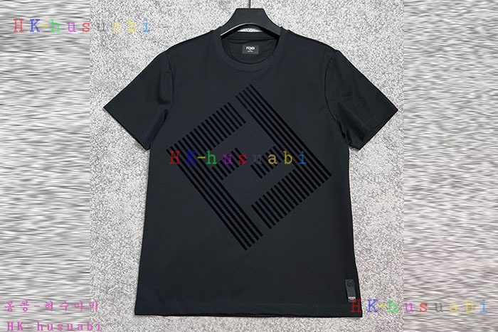 NEW 펜디 반팔티 신상 F 417704