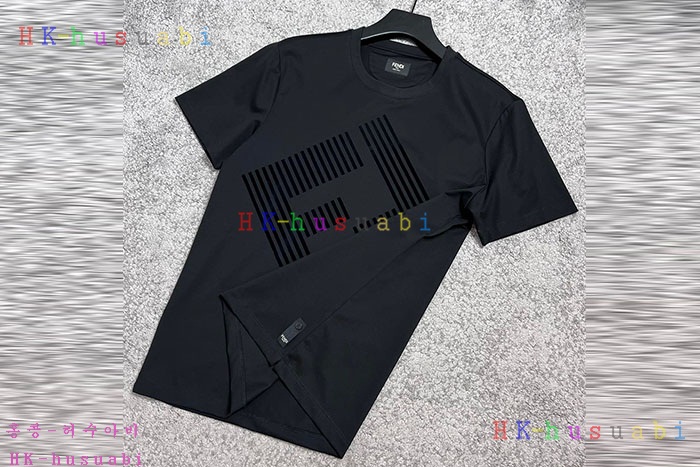 NEW 펜디 반팔티 신상 F 417704