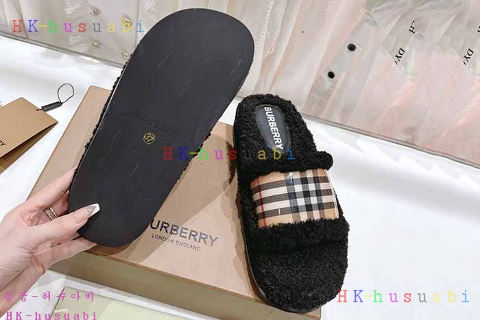 NEW 버버리 신발  신상 B 2528001