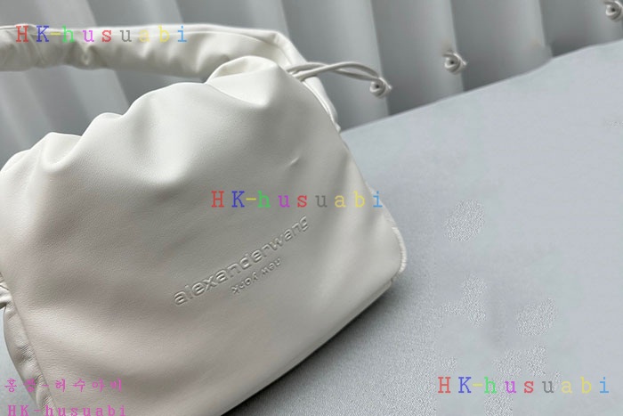 ★미러급★알렉산더왕 ryan 버터리 레더 퍼프 스몰 백 W 558011