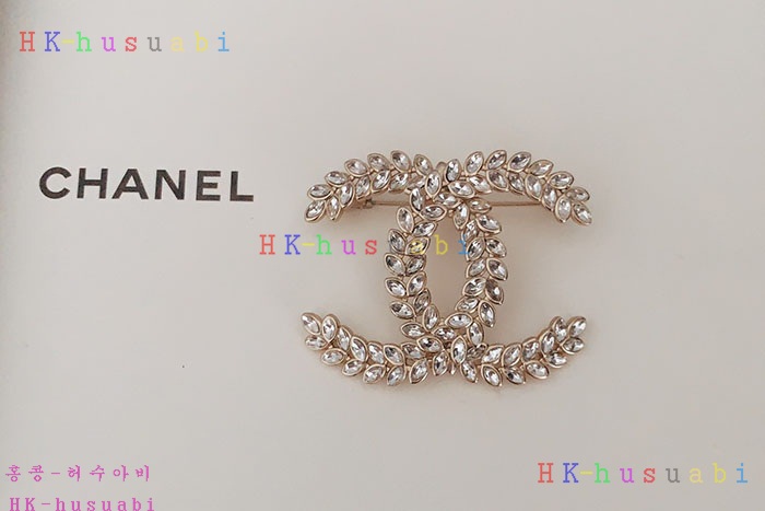 NEW 샤넬 브로치 신상 C  2408853