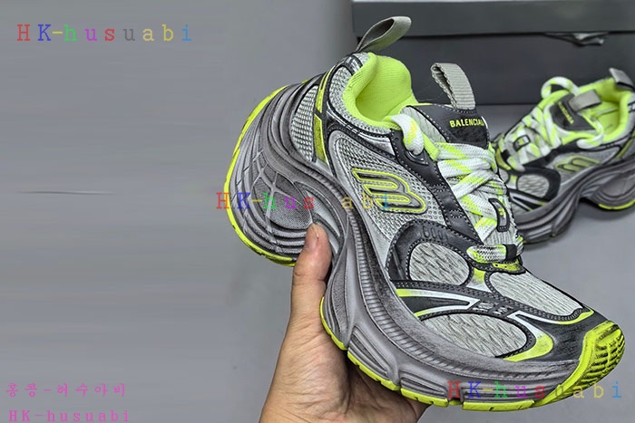 NEW 발렌시아가 스니커즈 신상 B 558002