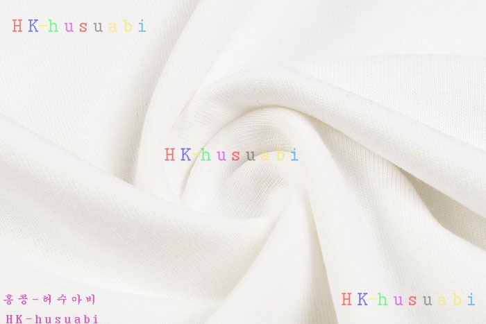 NEW 셀린느 반팔티 신상 C 668554