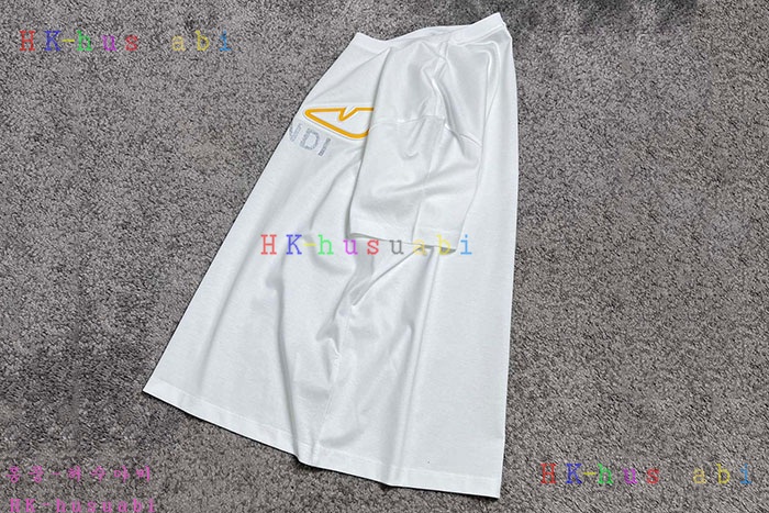 NEW 펜디 반팔티 신상 F 190043