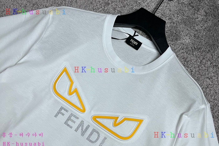NEW 펜디 반팔티 신상 F 190043