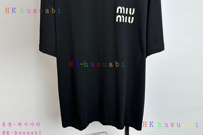 NEW 미우미우 반팔티 신상 MU 895501
