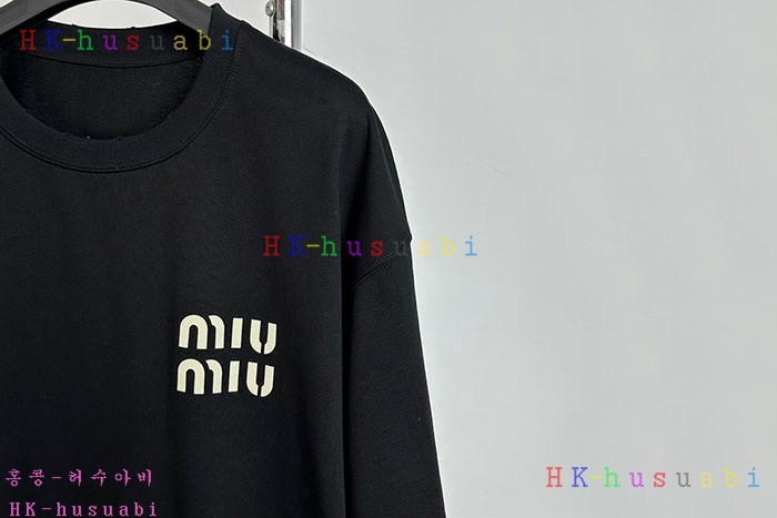 NEW 미우미우 반팔티 신상 MU 895501
