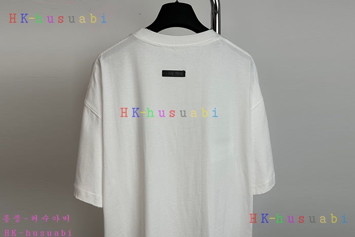 NEW 미우미우 반팔티 신상 MU 895502