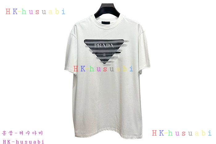 NEW 프라다 반팔티 신상 P 668046