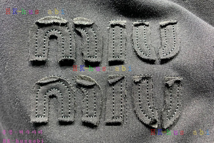 NEW 미우미우 반팔티 신상 MU 96802