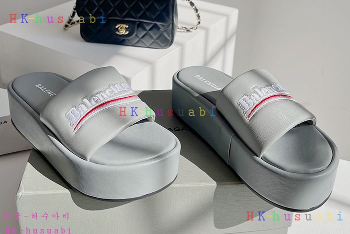 NEW 발렌시아가 샌들 신상 B 669950