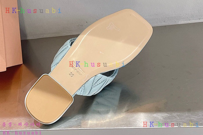 NEW 미우미우 샌들 신상 M 968011