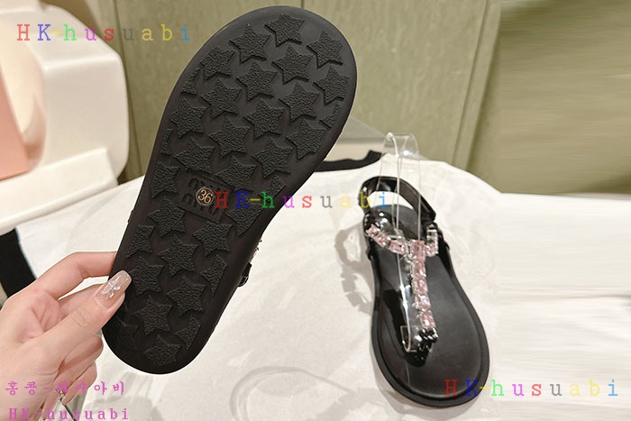 NEW 미우미우 신발 신상 M 756605