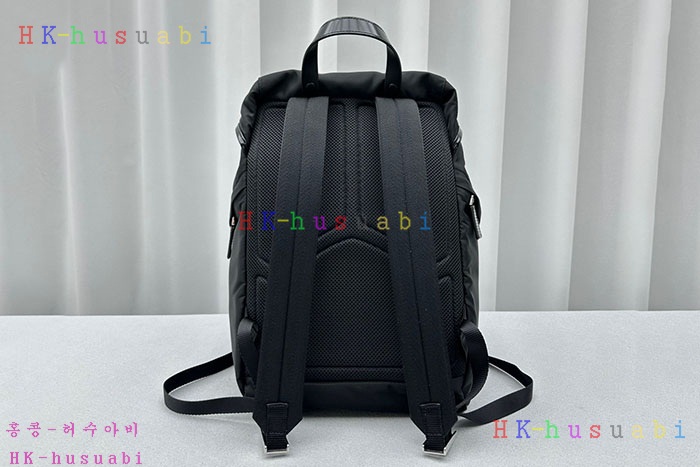 ★미러급★프라다 리나일론 및 브러쉬드 가죽 백팩 2VZ135