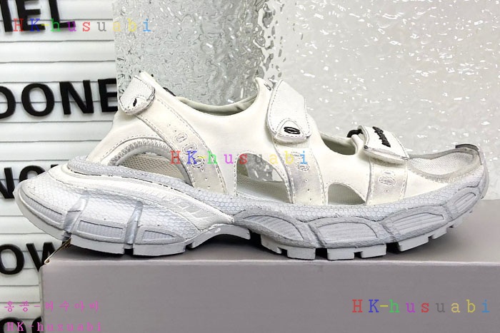 NEW 발렌시아가 신발 신상 B 5827010