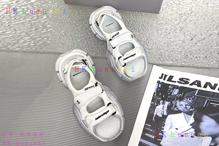 NEW 발렌시아가 신발 신상 B 5827010