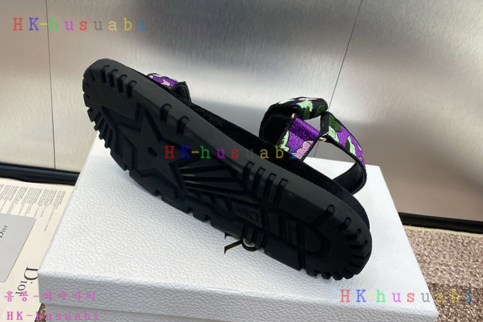 NEW 디올 신발 신상 DR 599513