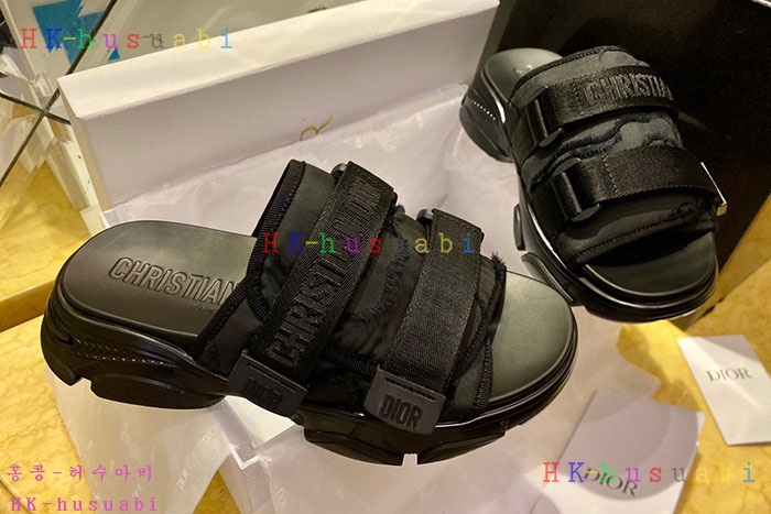 NEW 디올 신발 신상 DR 584401