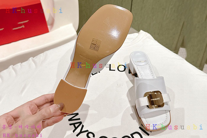 NEW 페라가모 샌들 신상 F 747003