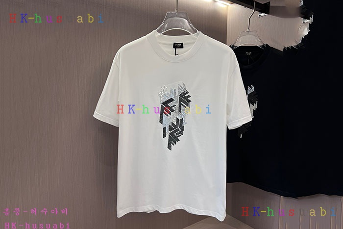 NEW 펜디 반팔티 신상 F 9580401