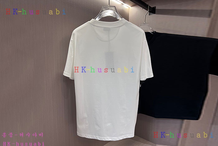 NEW 펜디 반팔티 신상 F 9580401