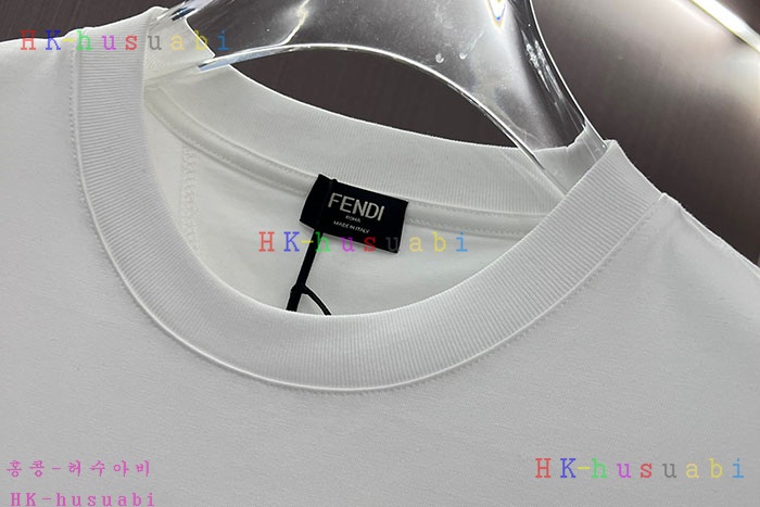 NEW 펜디 반팔티 신상 F 9580401