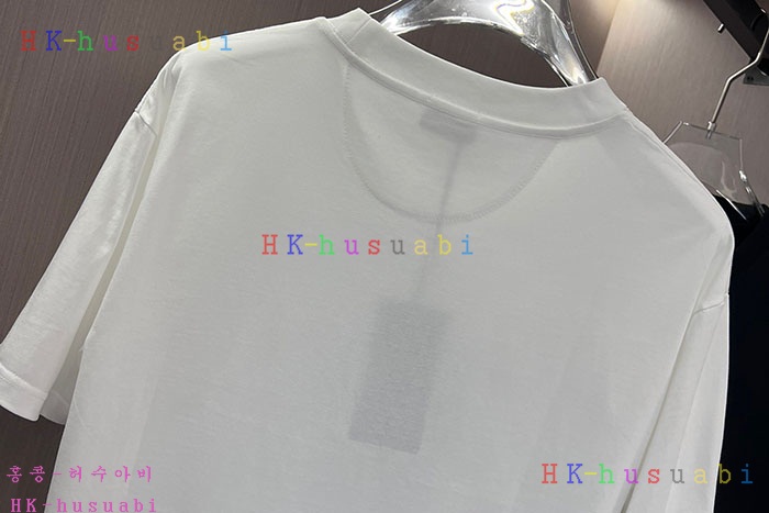 NEW 펜디 반팔티 신상 F 9580401