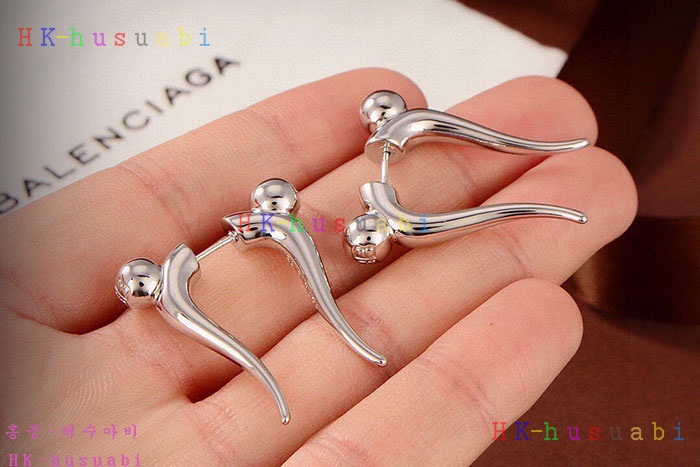 NEW 발렌시아가 귀걸이 신상 B 968014
