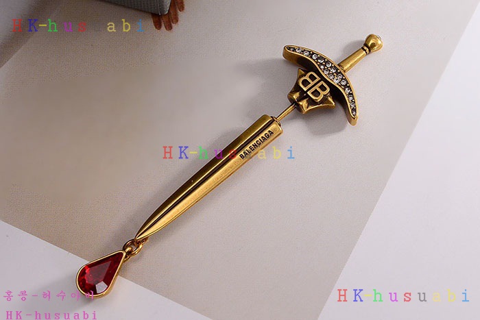 NEW 발렌시아가 귀걸이 신상 B 968015