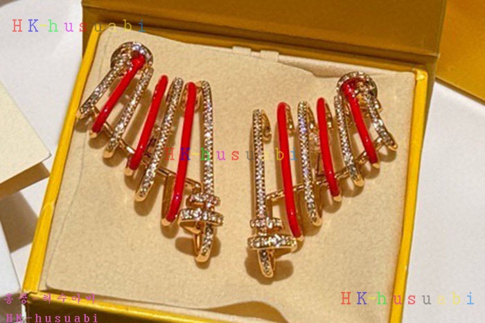 NEW 펜디 귀걸이 신상 FD 177403