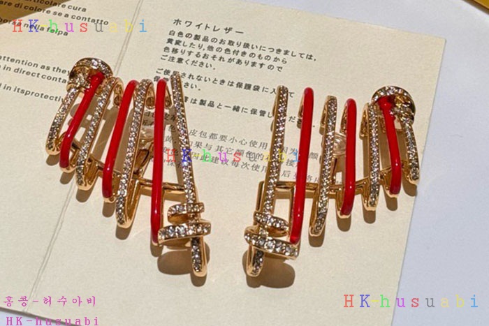 NEW 펜디 귀걸이 신상 FD 177403