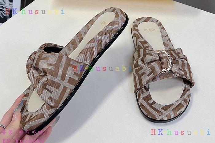 NEW 펜디 샌들 신상 FD 6855013