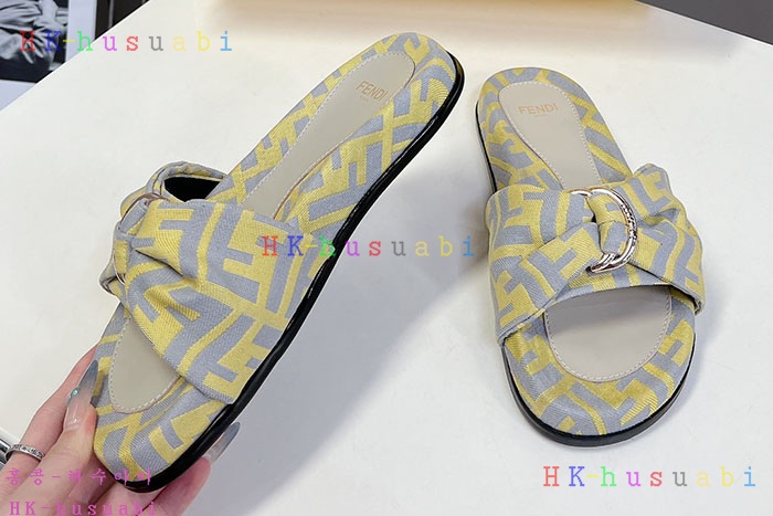 NEW 펜디 샌들 신상 FD 6855015