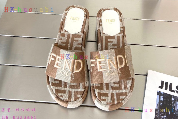 NEW 펜디 샌들 신상 FD 6855024