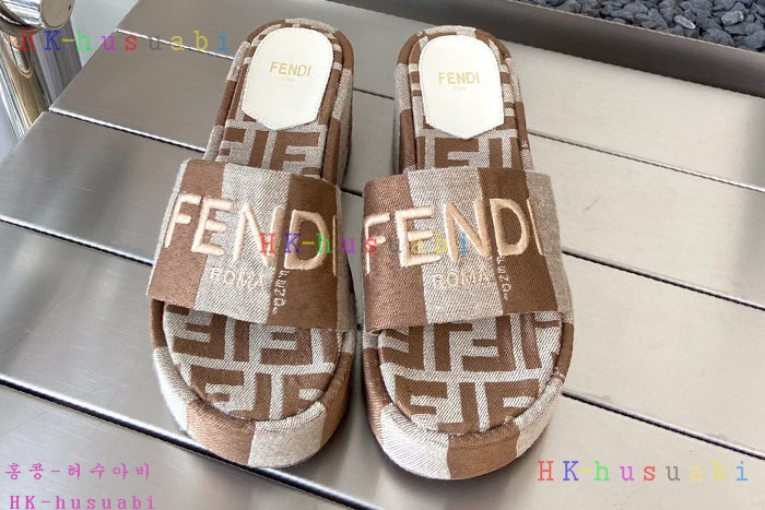 NEW 펜디 샌들 신상 FD 6855024