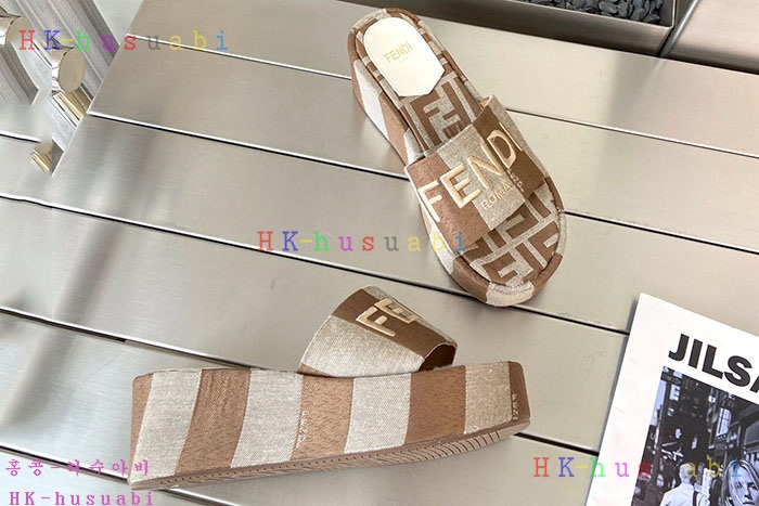 NEW 펜디 샌들 신상 FD 6855024