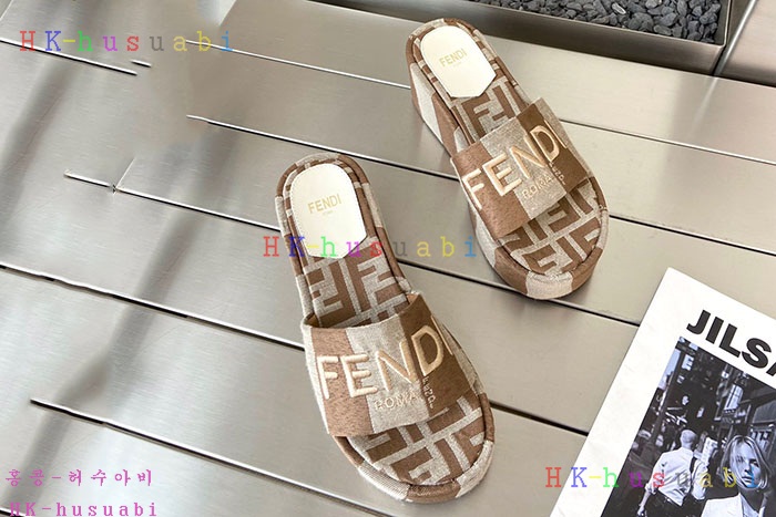 NEW 펜디 샌들 신상 FD 6855024