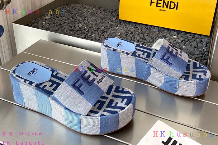 NEW 펜디 샌들 신상 FD 6855027