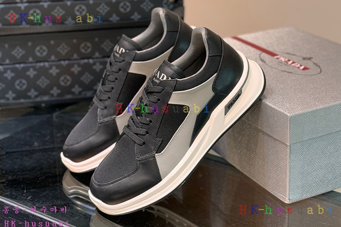 NEW 프라다 스니커즈 신상 P 558002