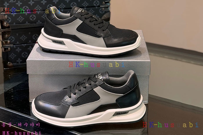 NEW 프라다 스니커즈 신상 P 558002