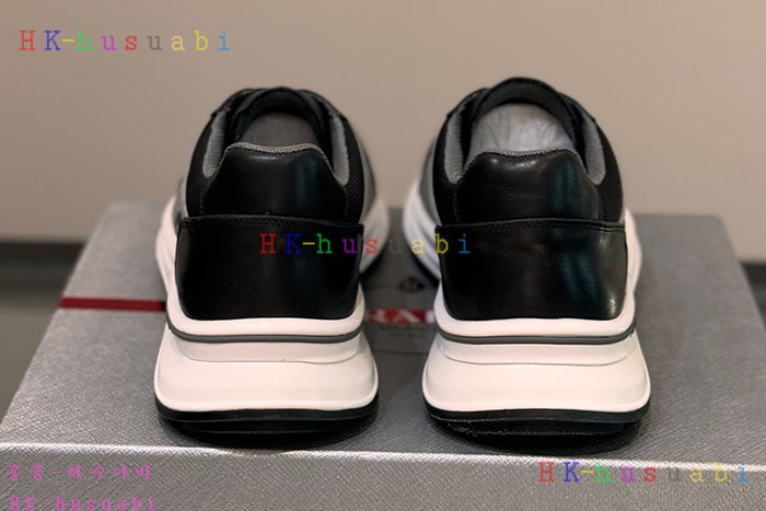 NEW 프라다 스니커즈 신상 P 558002