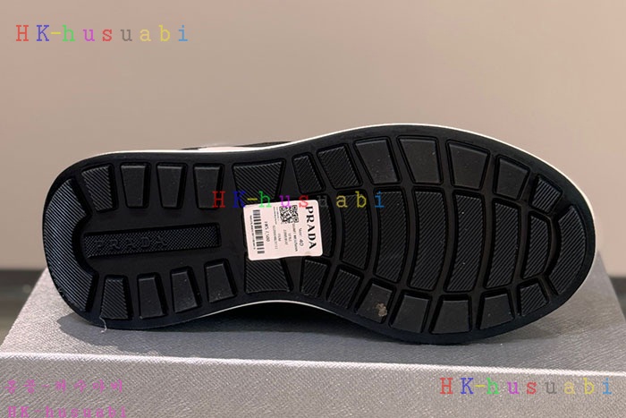 NEW 프라다 스니커즈 신상 P 558002